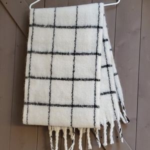 NWT Loft window pane scarf